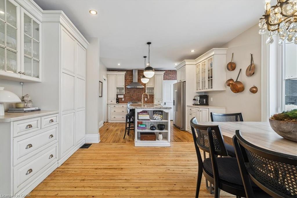 110 Cream Street Property Photo 13