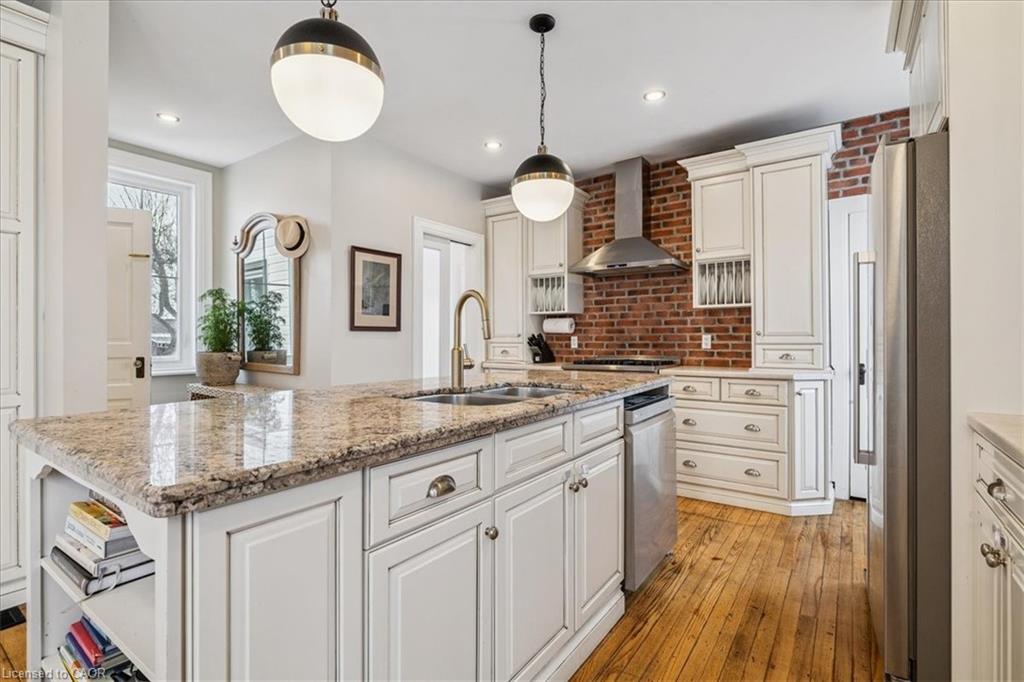 110 Cream Street Property Photo 15