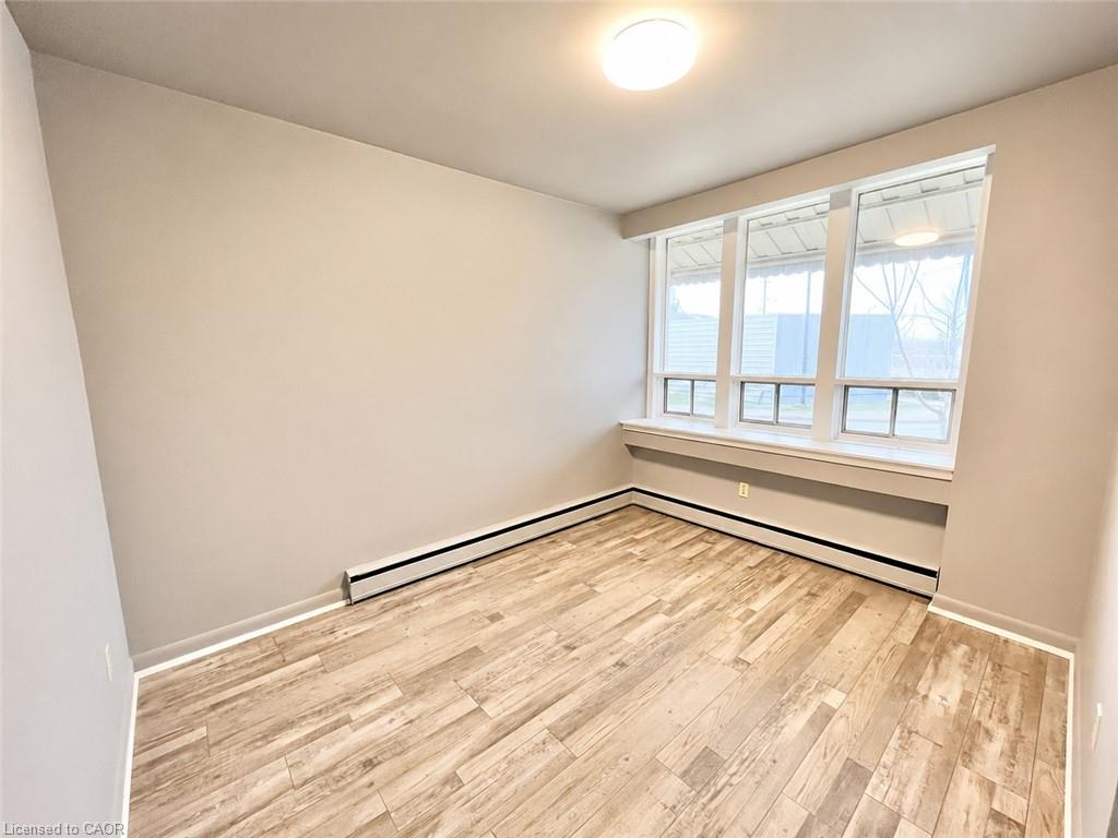 55 John Street N Property Photo 2