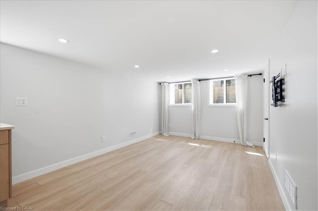 2-10 Cardinal Crescent N Property Photo 15