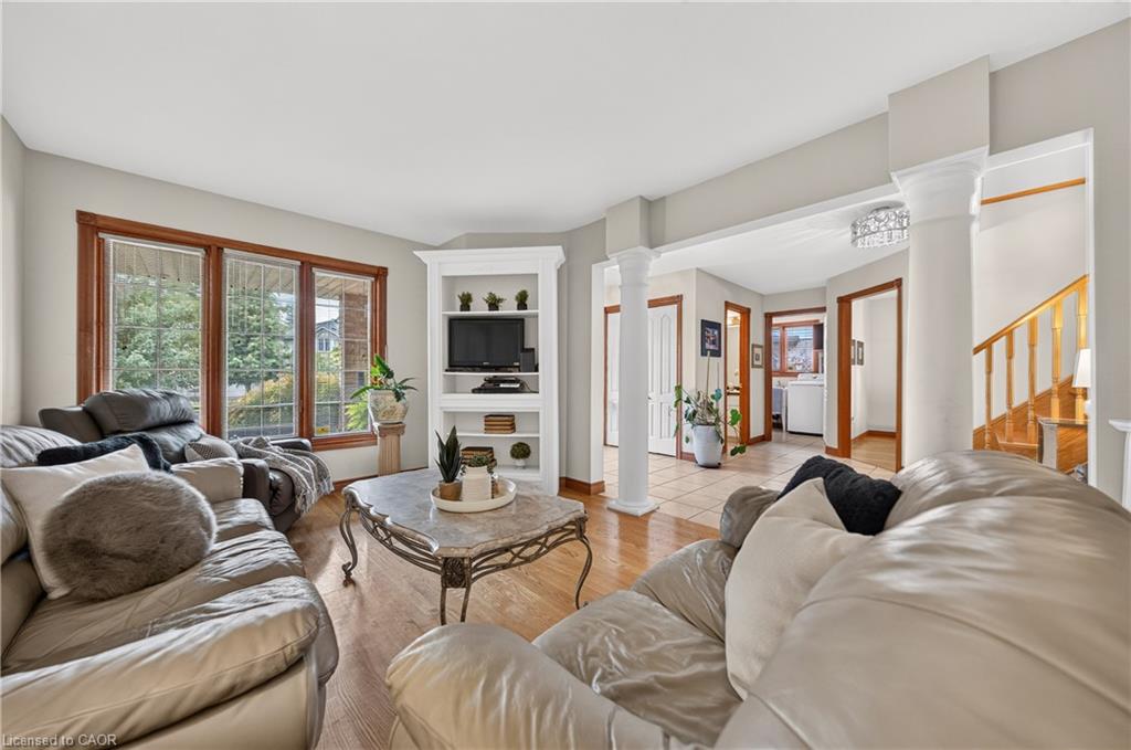 52 Archwood Crescent Property Photo 10