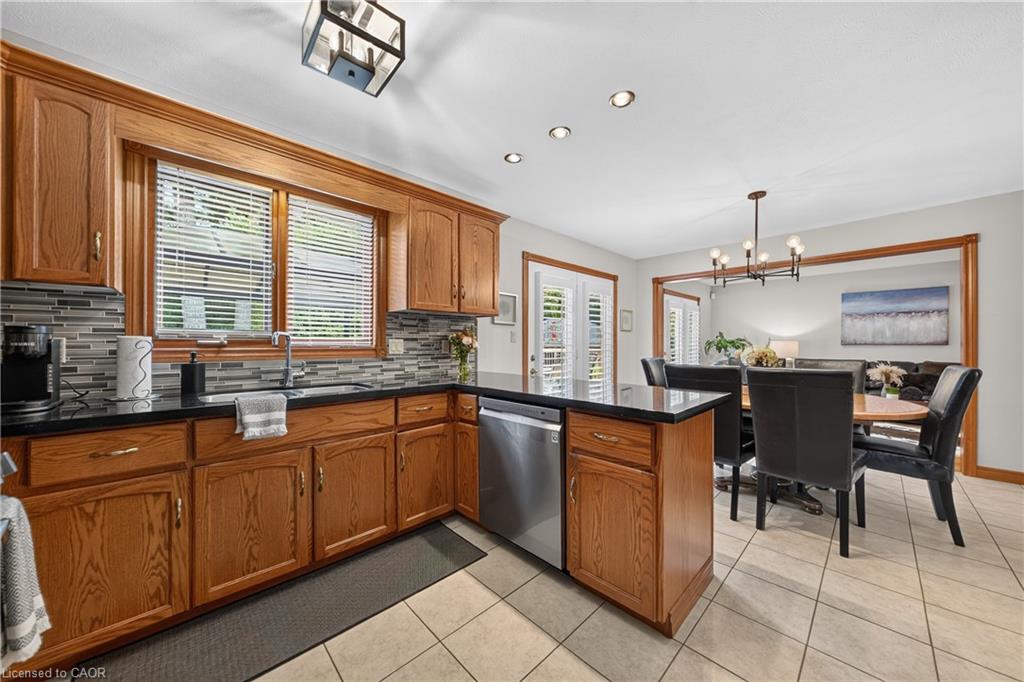 52 Archwood Crescent Property Photo 20