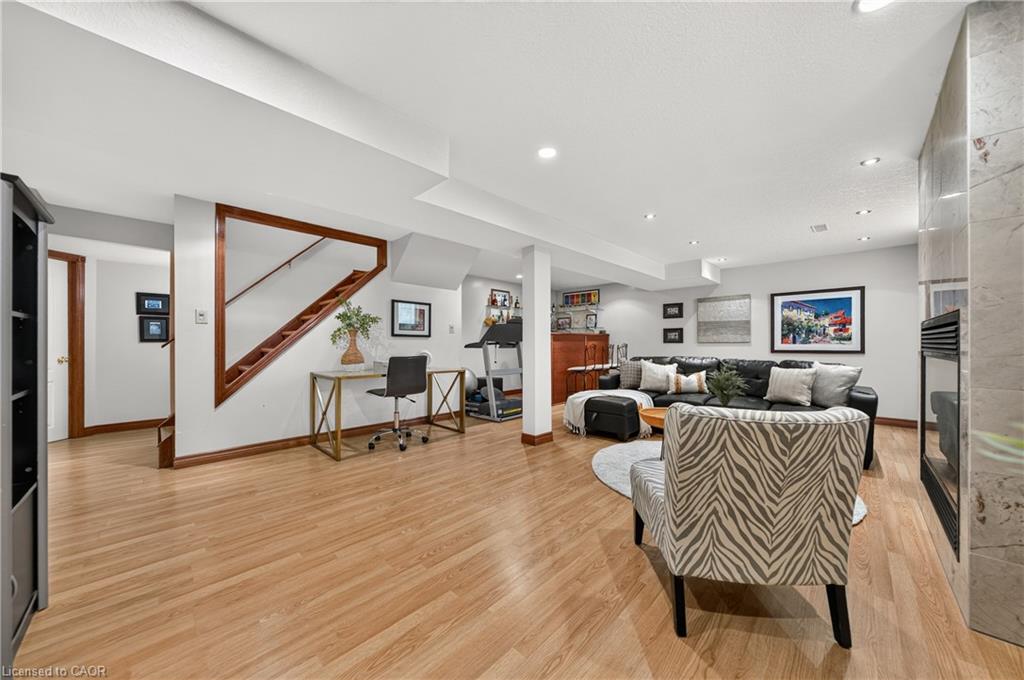 52 Archwood Crescent Property Photo 36