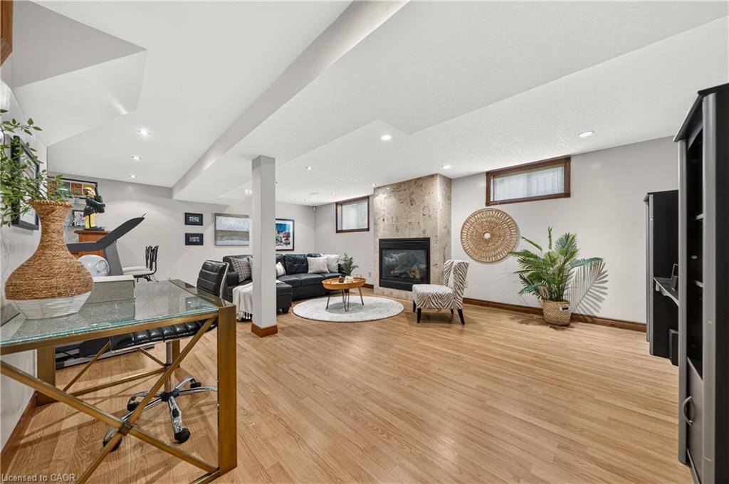 52 Archwood Crescent Property Photo 37
