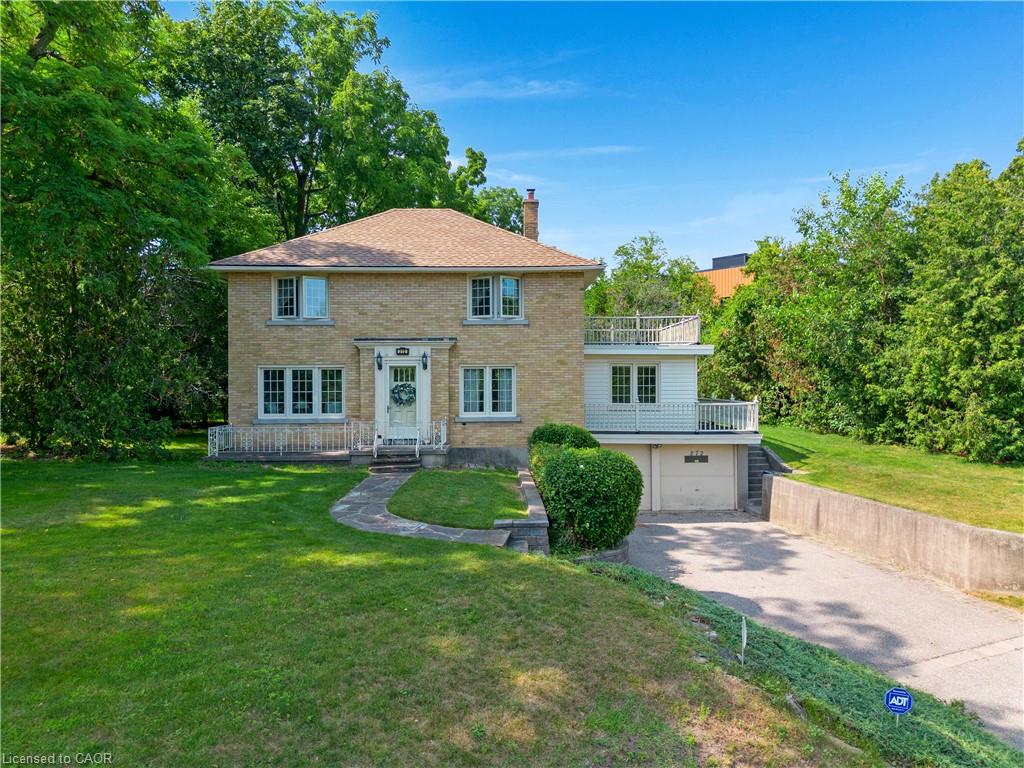 272 Sheldon Avenue N Property Photo 4