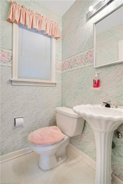 272 Sheldon Avenue N Property Photo 17