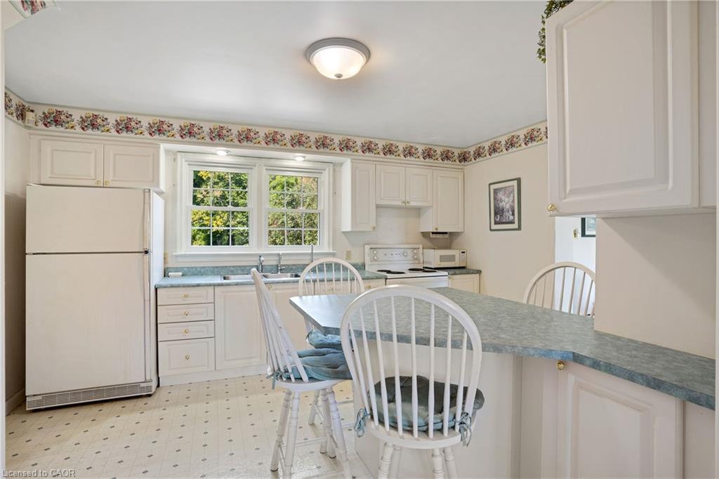 272 Sheldon Avenue N Property Photo 19