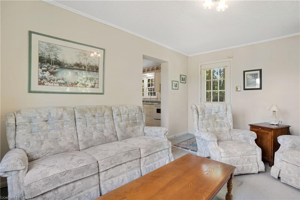272 Sheldon Avenue N Property Photo 23