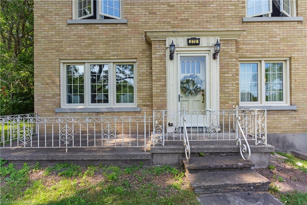 272 Sheldon Avenue N Property Photo 48