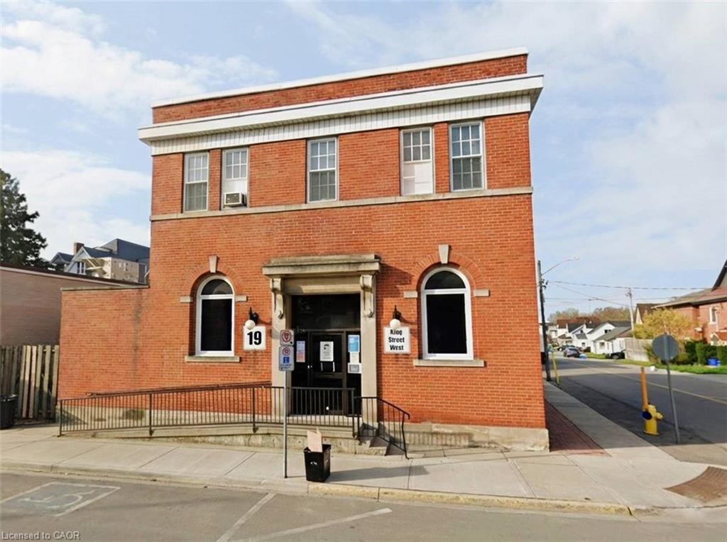 19 King Street W Property Photo 1