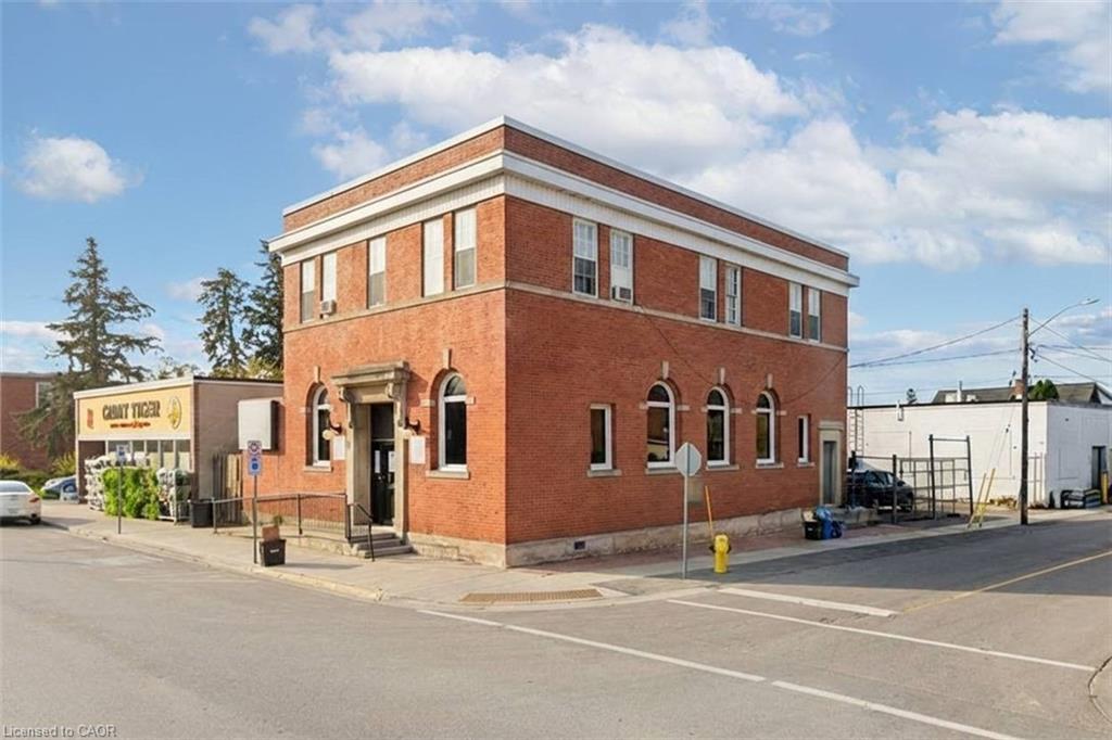 19 King Street W Property Photo 2