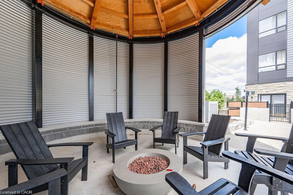 512-247 Northfield Drive E Property Photo 4