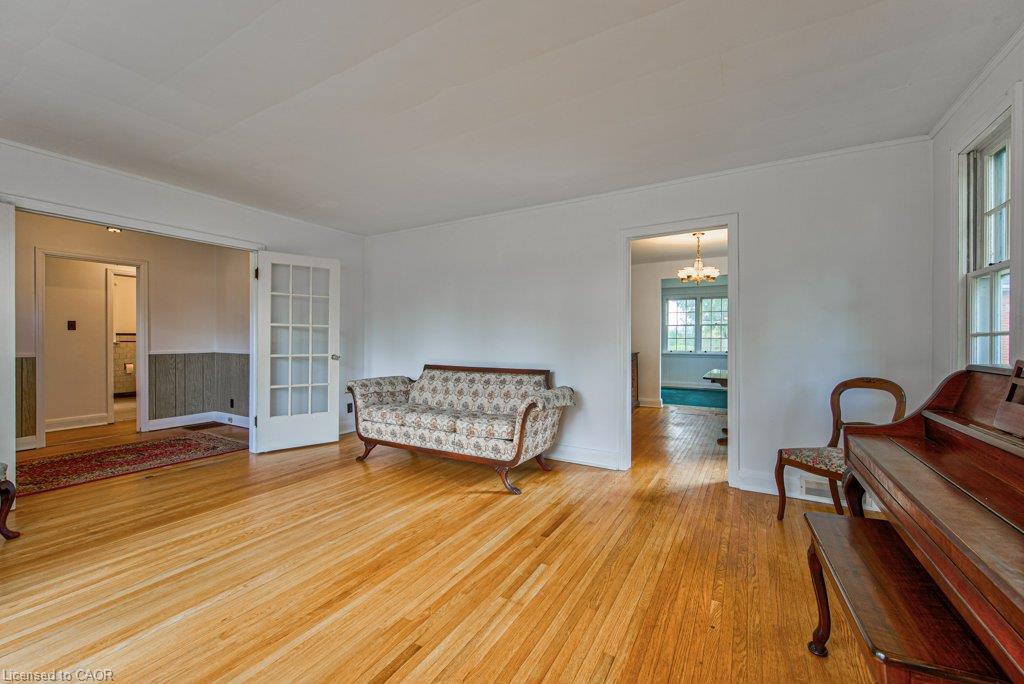 321 Highland Park Property Photo 7