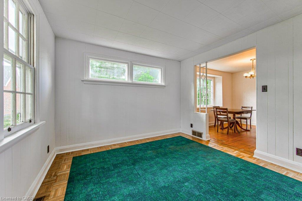 321 Highland Park Property Photo 11
