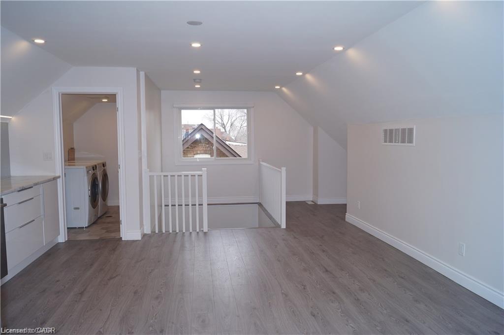 2-63 Holton Avenue S Property Photo 11