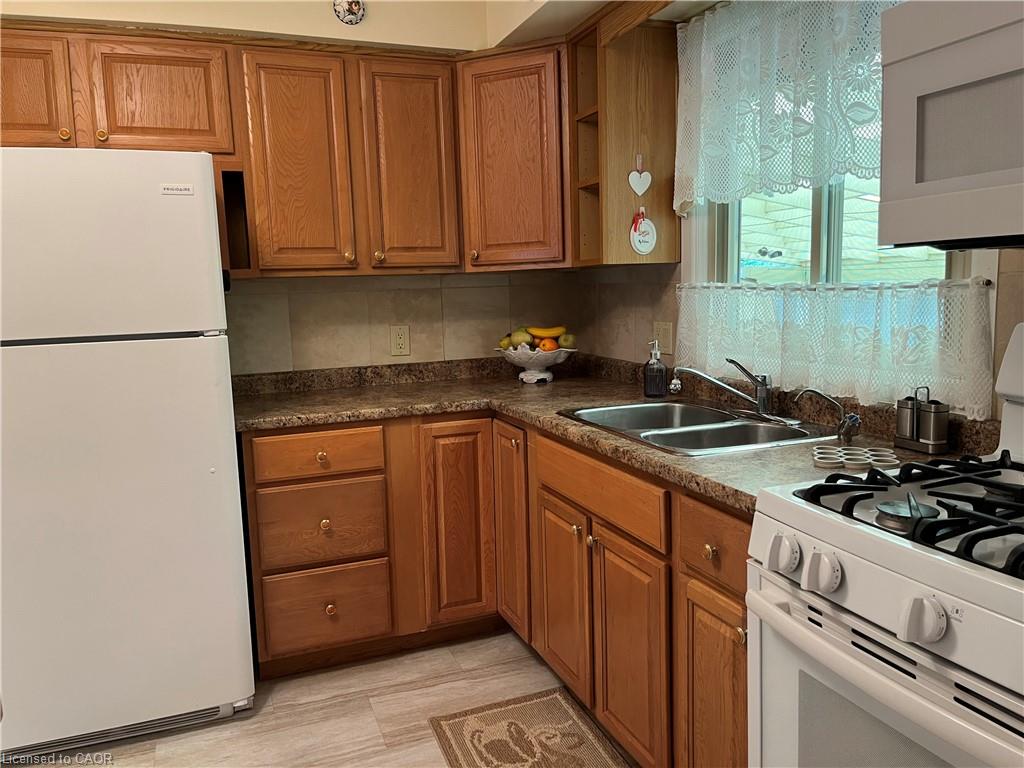205 Rykert Street Property Photo 4