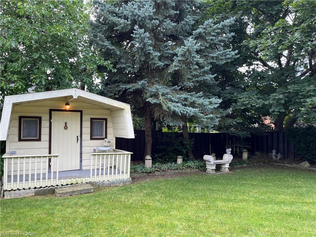205 Rykert Street Property Photo 22