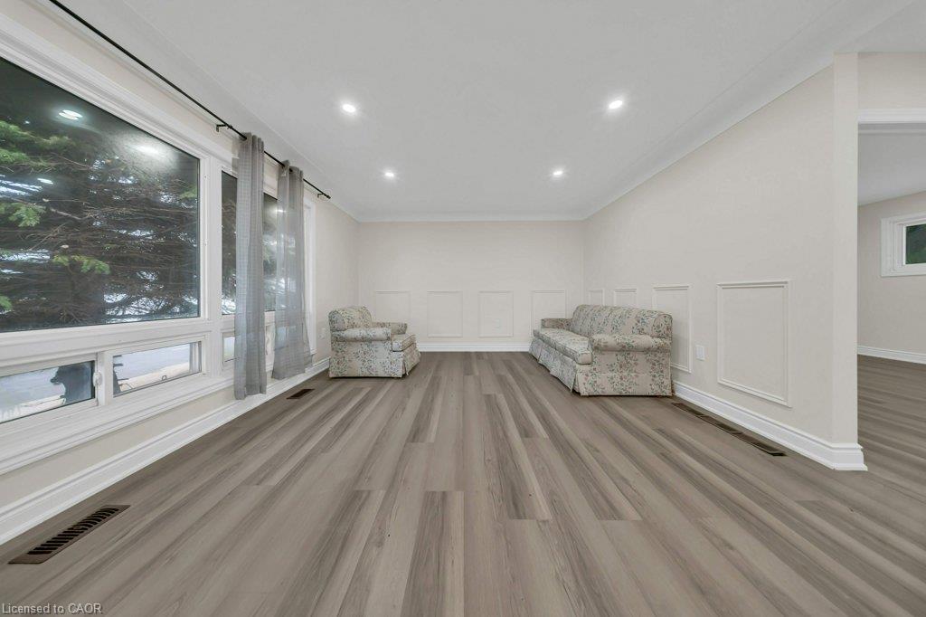 441 West 5th Street Property Photo 6