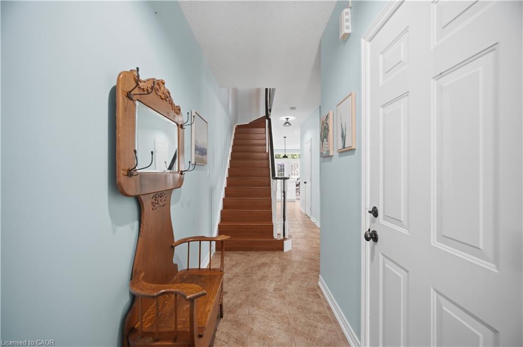 40 Sunnycroft Court Property Photo 4