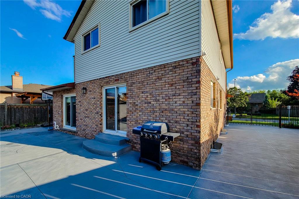 367 Hemlock Avenue Property Photo 7
