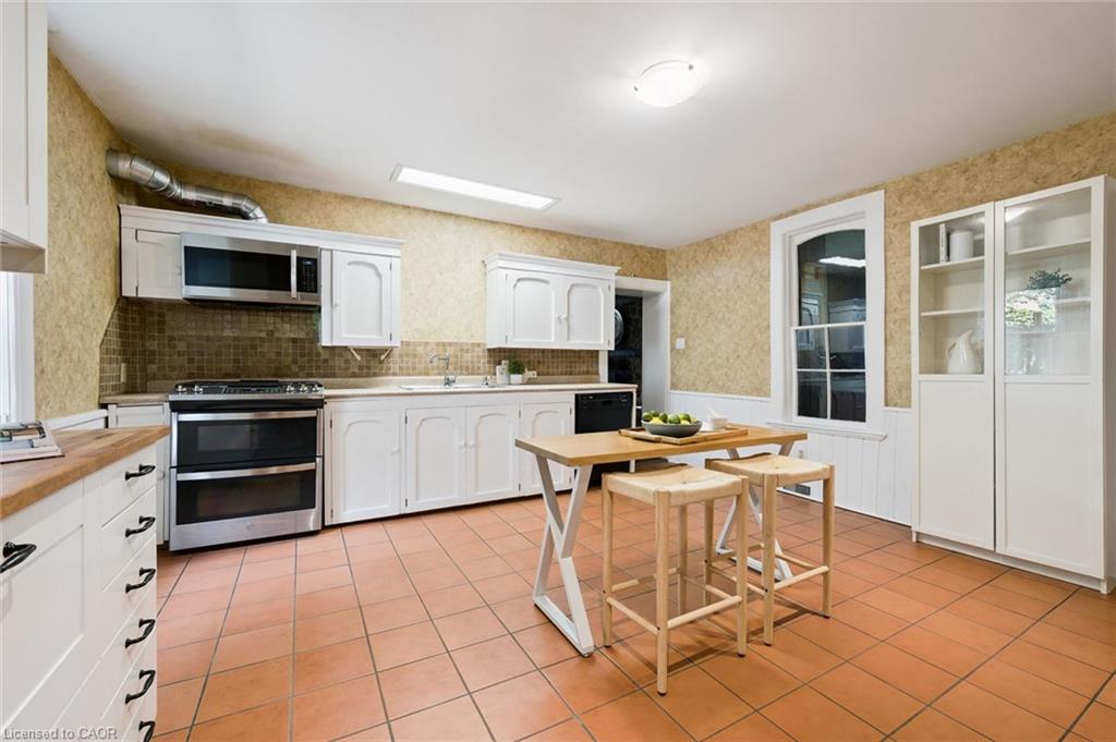 318 Guelph Avenue Property Photo 15