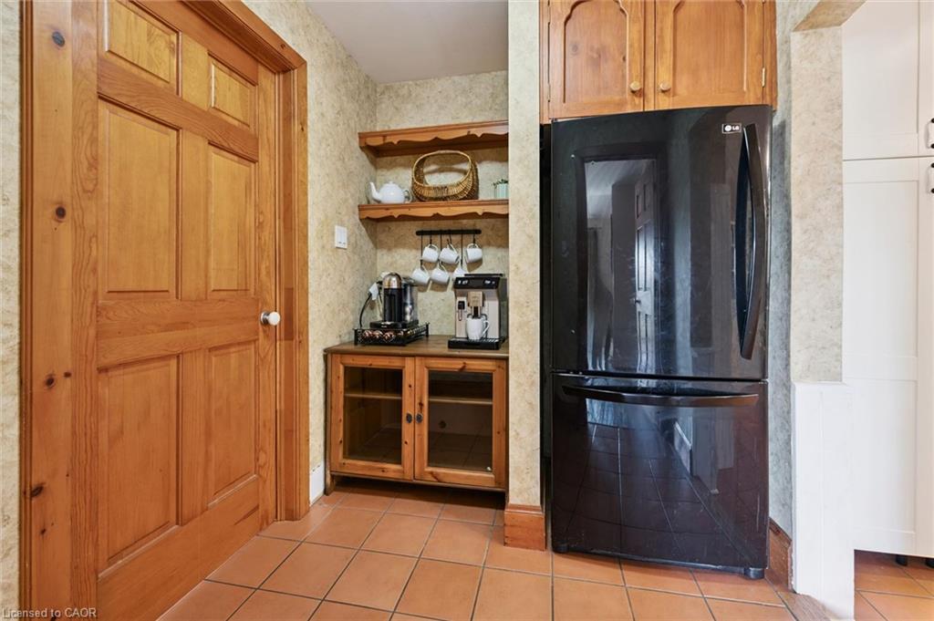 318 Guelph Avenue Property Photo 18