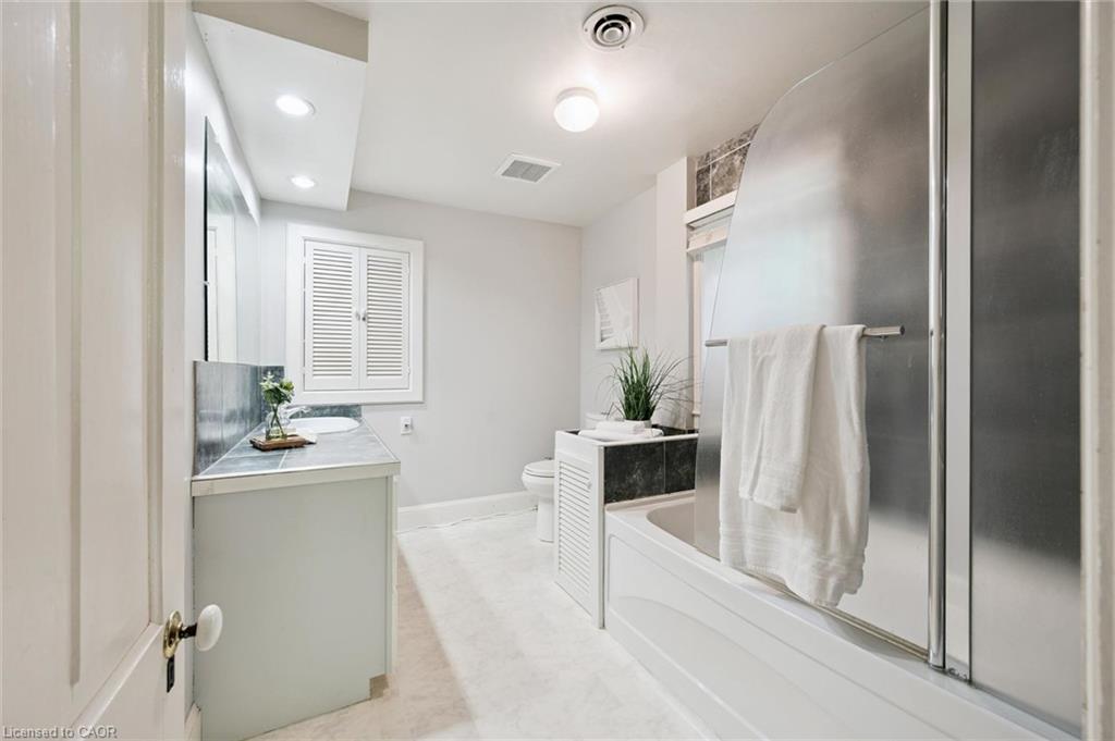 318 Guelph Avenue Property Photo 28