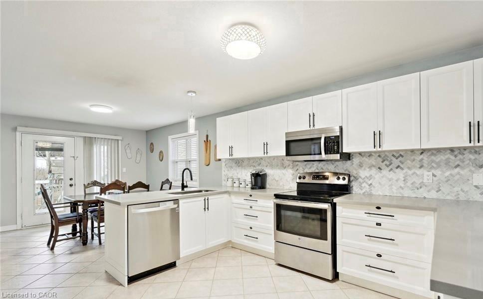 996 Beach Boulevard Property Photo 8