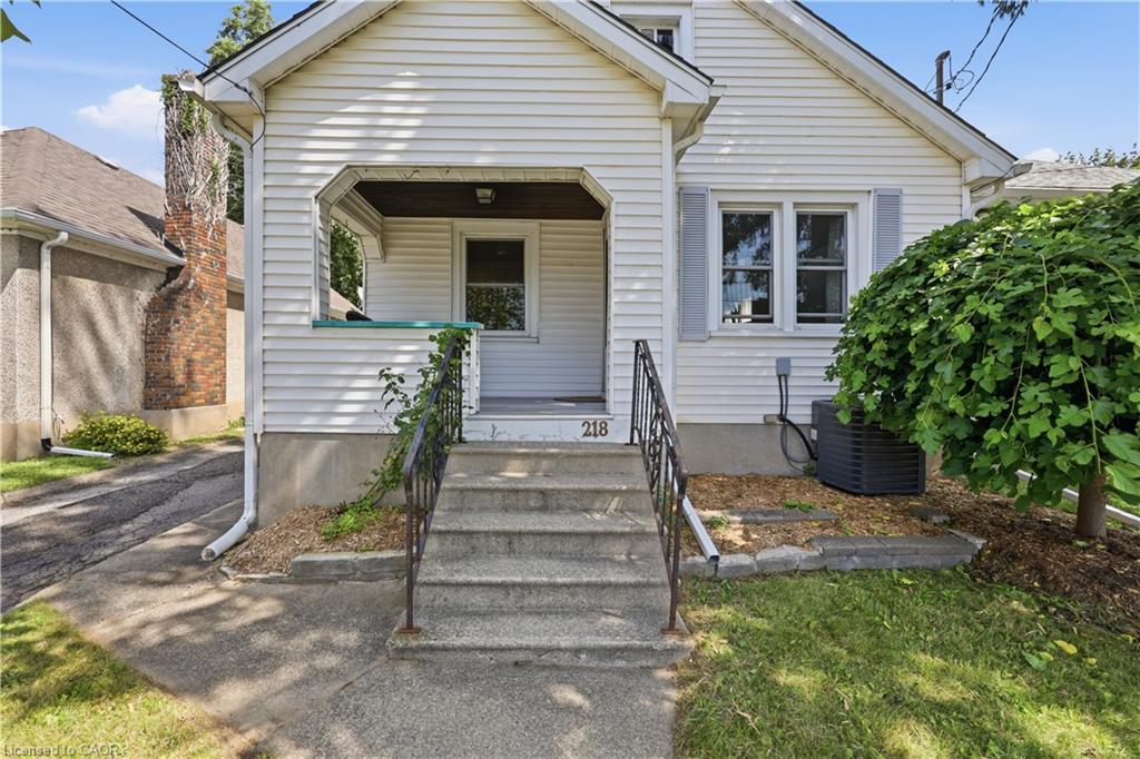 218 Lake Street Property Photo 5