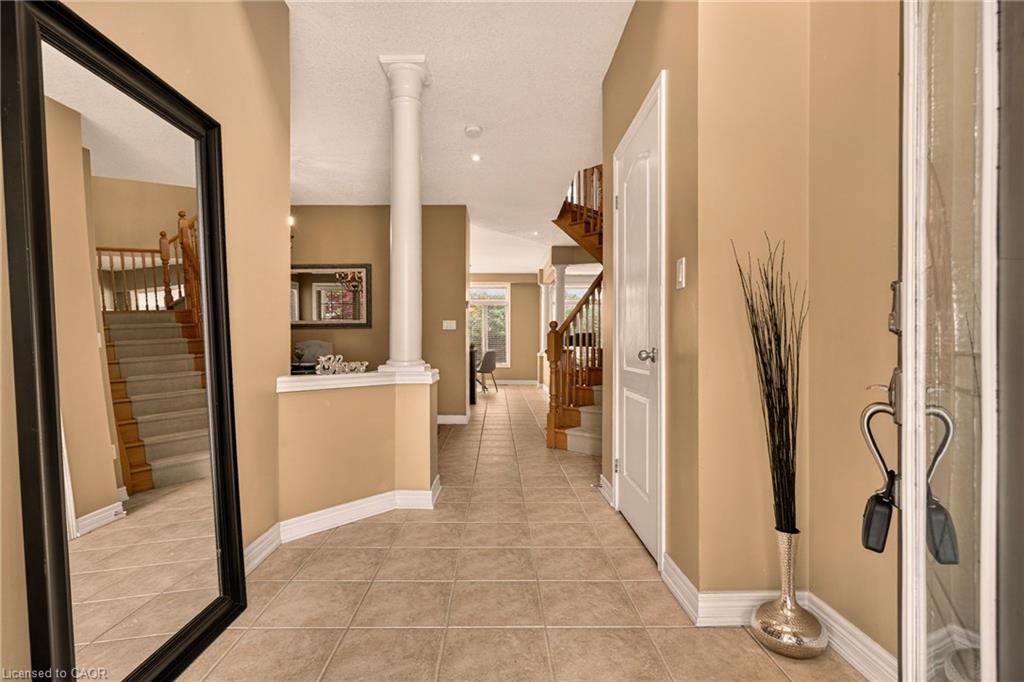76 Moorland Crescent Property Photo 5