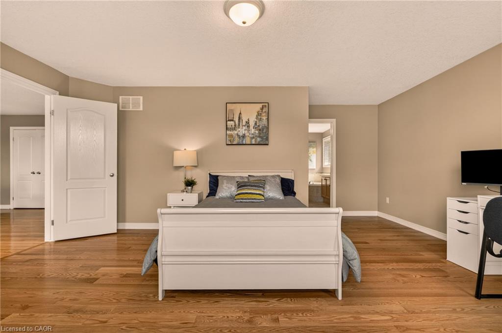 76 Moorland Crescent Property Photo 30