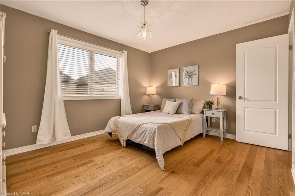 76 Moorland Crescent Property Photo 33