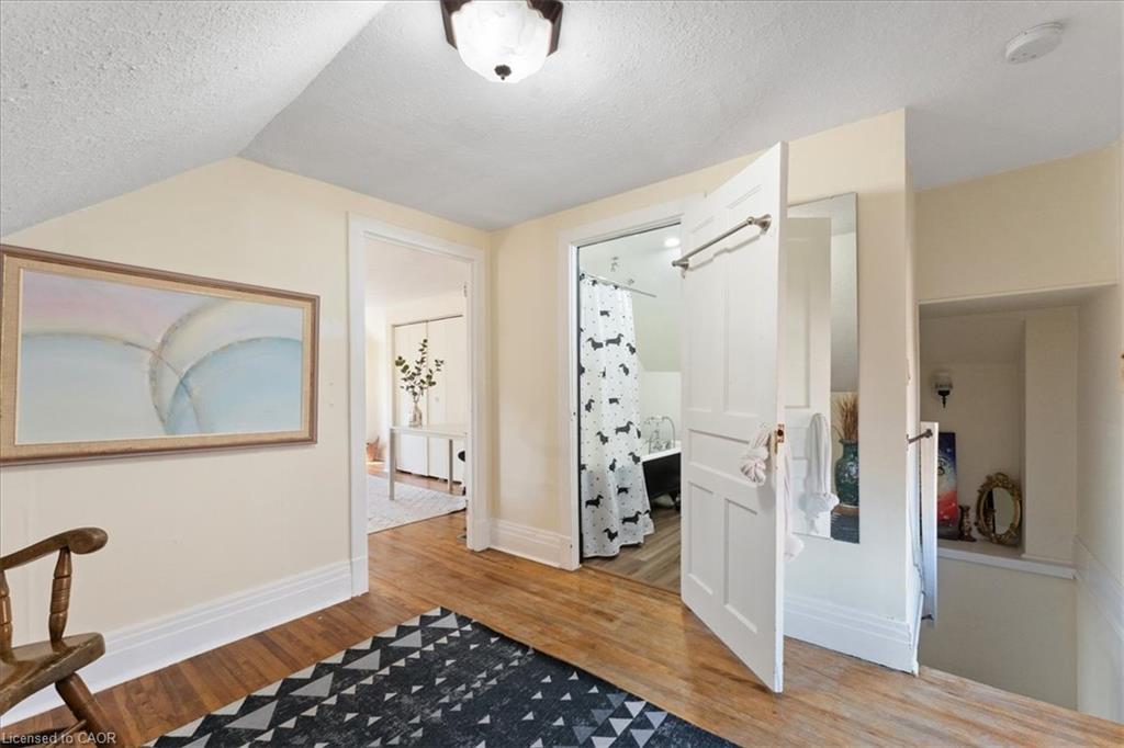 4917 King Street E Property Photo 26