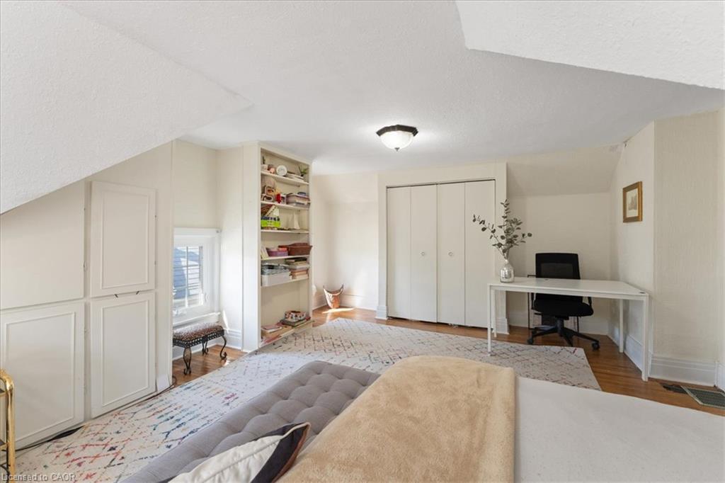 4917 King Street E Property Photo 30