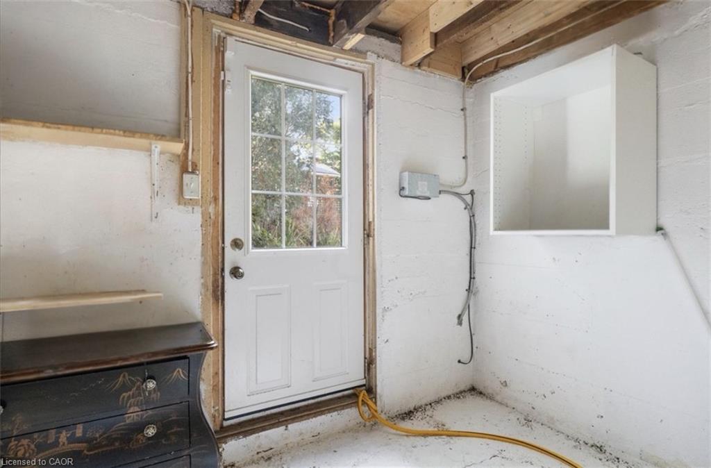 4917 King Street E Property Photo 32