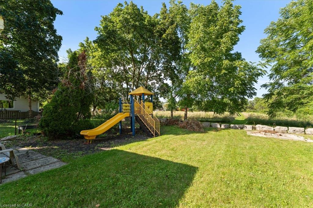 4917 King Street E Property Photo 42