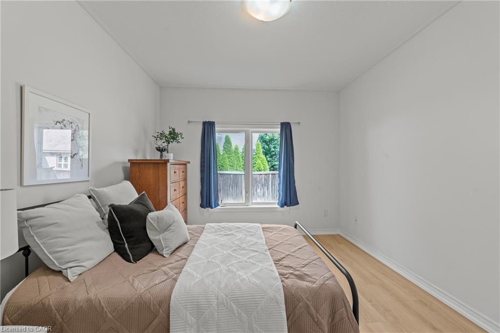 58 Videl Crescent N Property Photo 23