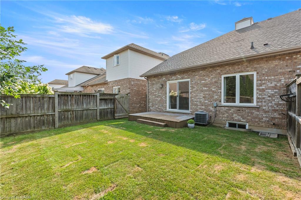 58 Videl Crescent N Property Photo 29