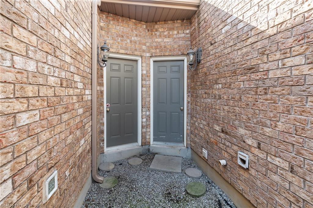 58 Videl Crescent N Property Photo 31