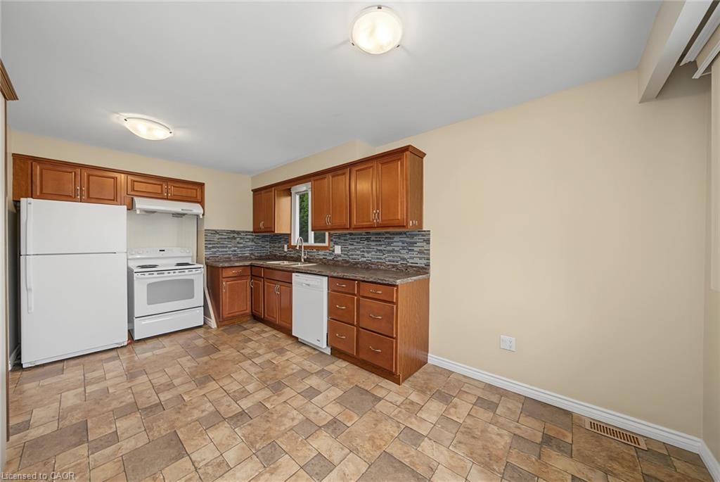 59 Aterno Drive Property Photo 6
