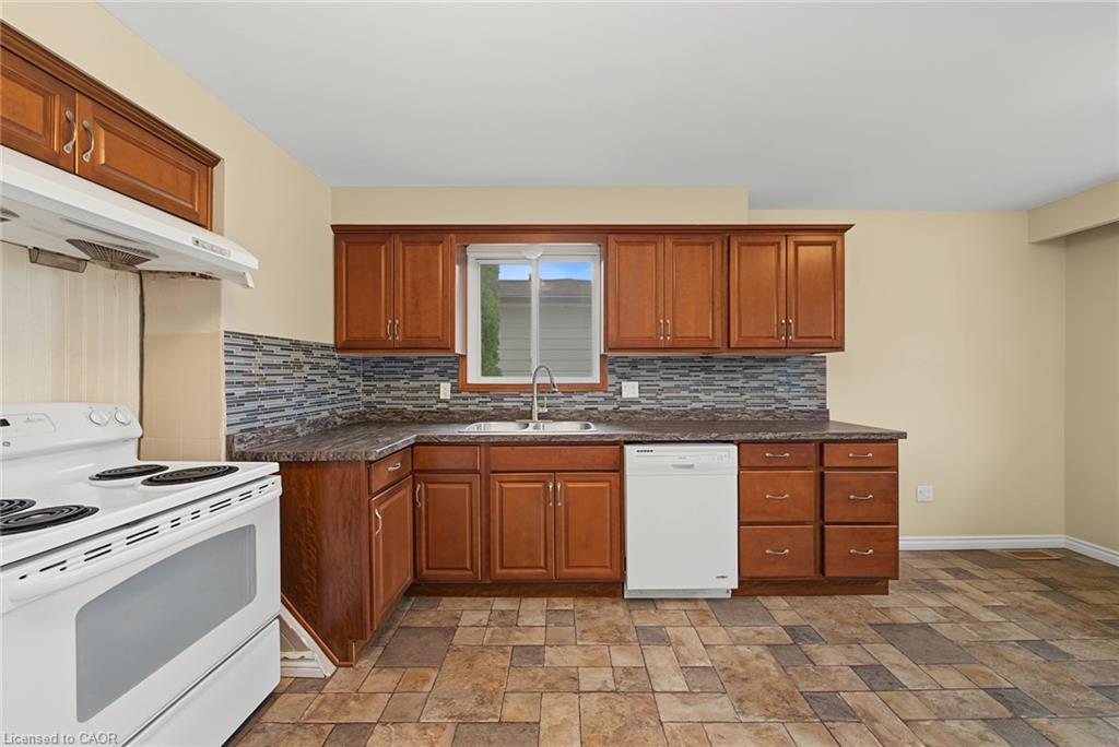 59 Aterno Drive Property Photo 9