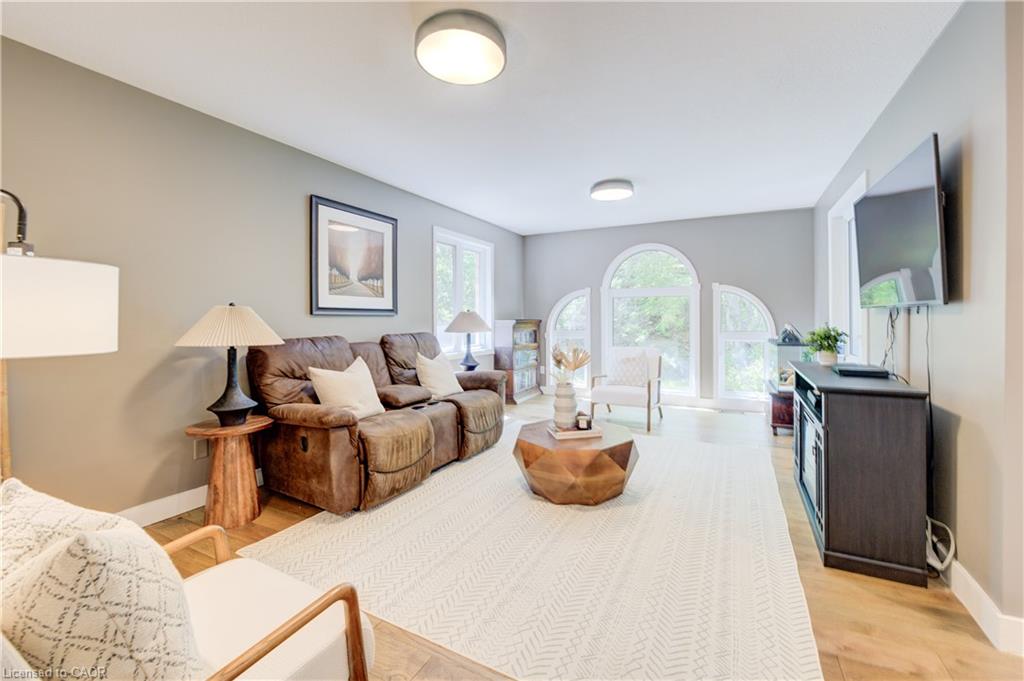 7664 Maltby Road E Property Photo 6