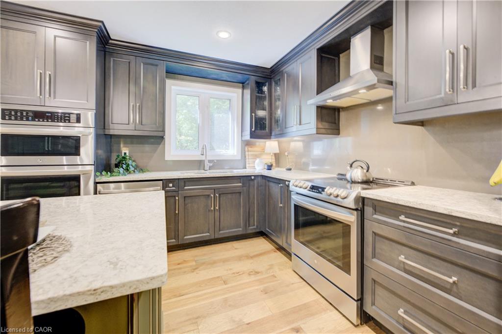 7664 Maltby Road E Property Photo 13