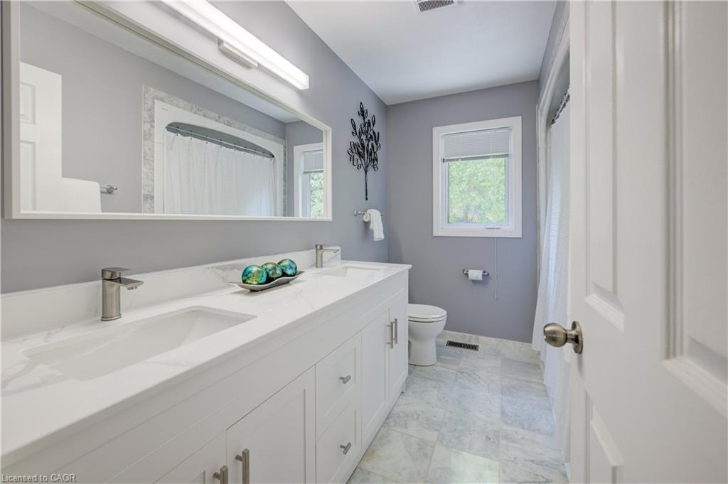 7664 Maltby Road E Property Photo 26