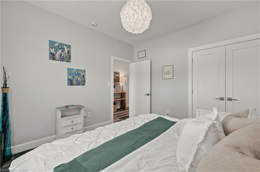 1070 Evans Street W Property Photo 25