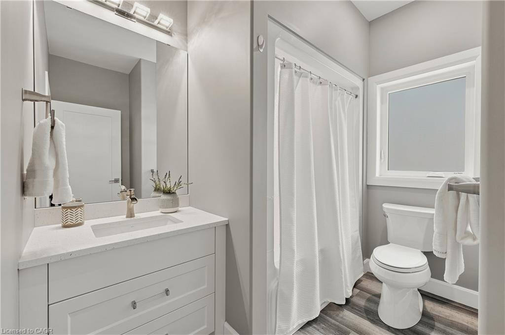 1070 Evans Street W Property Photo 26