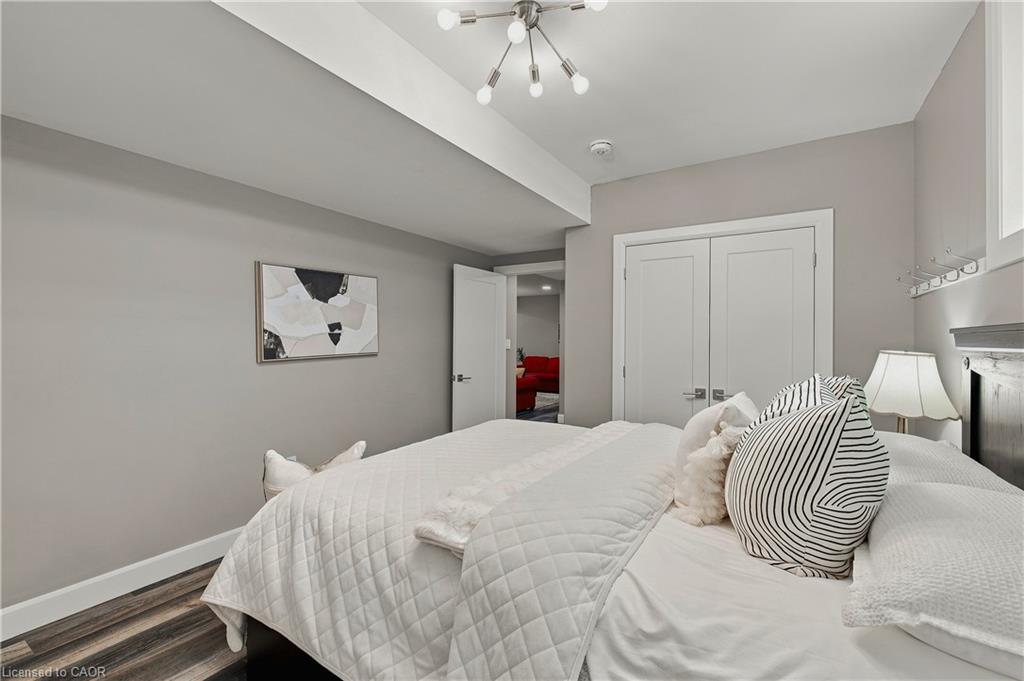 1070 Evans Street W Property Photo 32