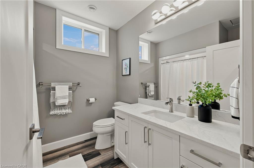1070 Evans Street W Property Photo 34