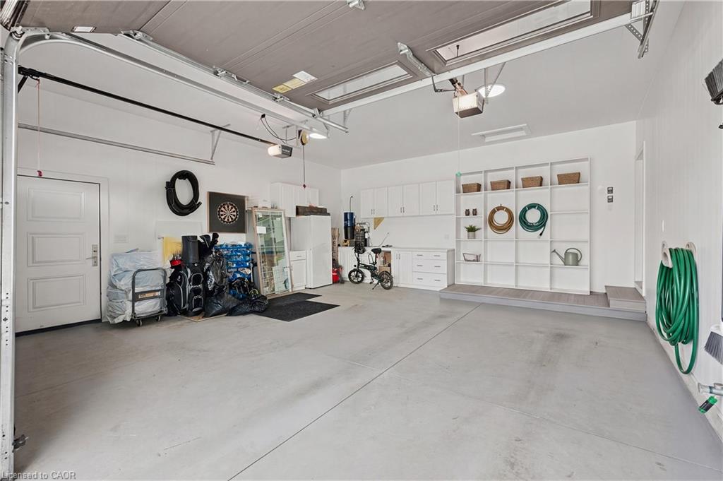 1070 Evans Street W Property Photo 37