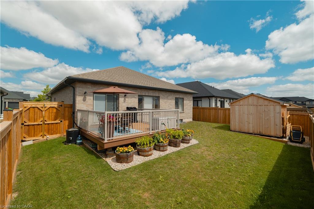 1070 Evans Street W Property Photo 38